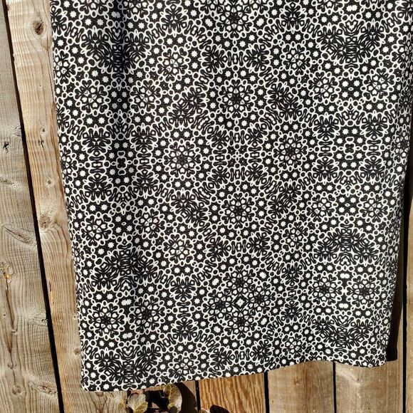 LuLaRoeāJuliaĀ Dressā - Picture 7 of 7